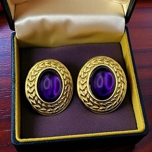 Vintage TRIFARI TM Purple Cabochon Gold Tone Oval Jelly Belly Clip On Earrings